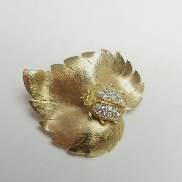 Vintage Ladybug on Leaf Gold Tone Brooch, Rhinestone Bug Insect, Lapel Pin - Picture 6 of 7